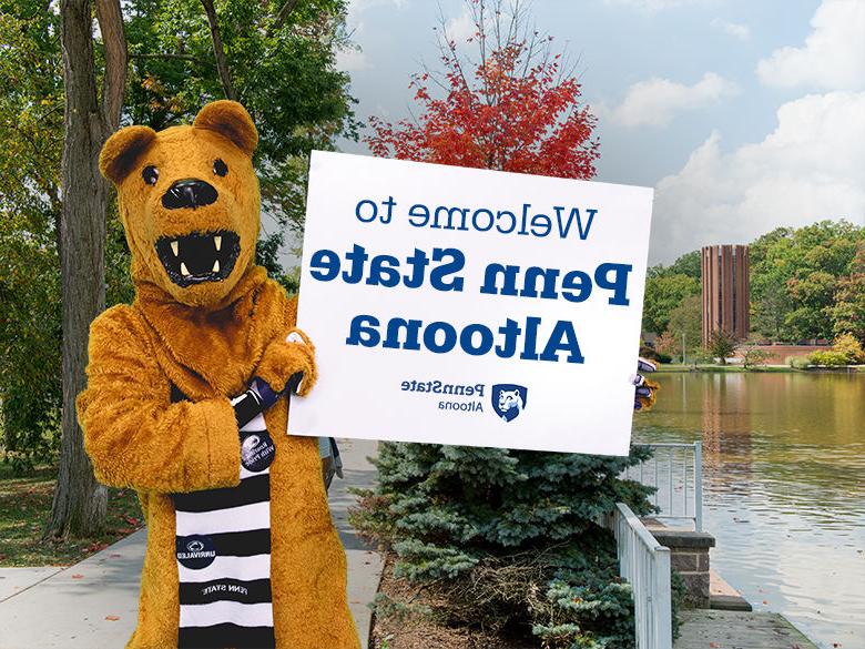 The Nittany Lion mascot holding up a sign reading Welcome to <a href='http://w.southernpaint.net/'>十大网投平台信誉排行榜</a>阿尔图纳分校